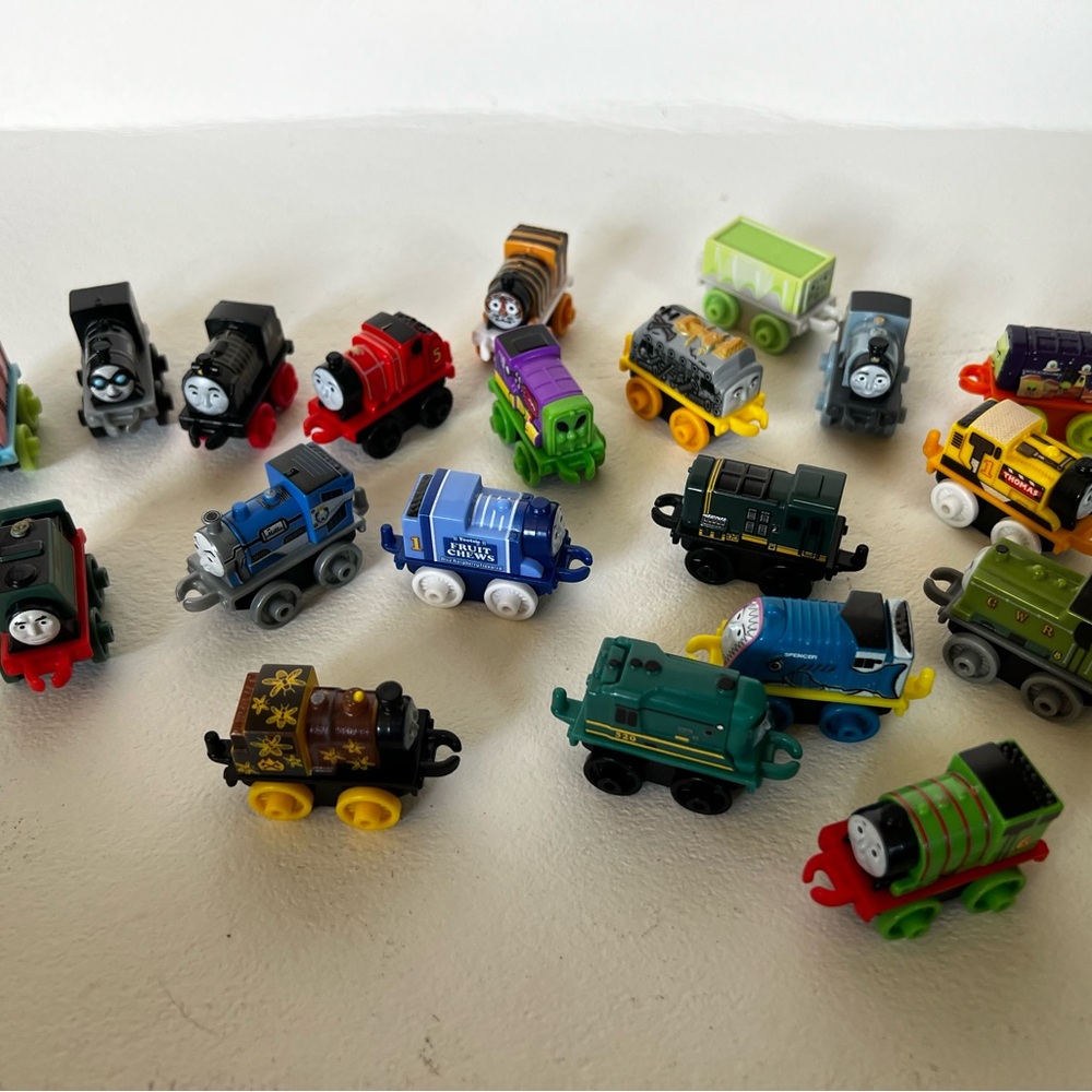 20 Thomas & Friends Mini Train Collection